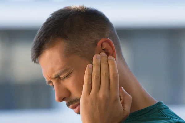 Bouchons d'oreilles et acouphènes : comment atténuer les sifflements et protéger son ouïe