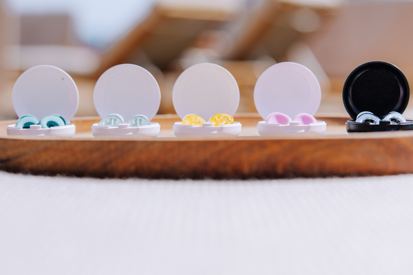 Le bouchon d’oreille transparent : entre style, confort et liberté