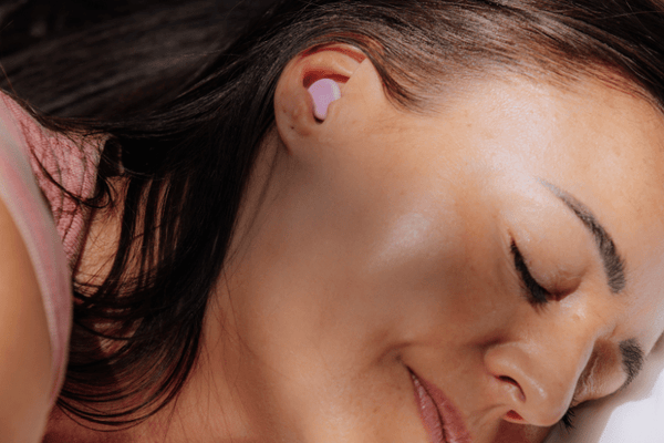 Les bienfaits des bouchons d’oreilles pour un sommeil de qualité - TO THE MOOD